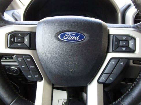 Used 2019 Ford F150 Lariat image 19