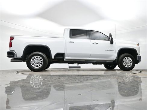 Used 2020 Chevrolet Silverado 2500 LTZ w/ LTZ Plus Package image 31