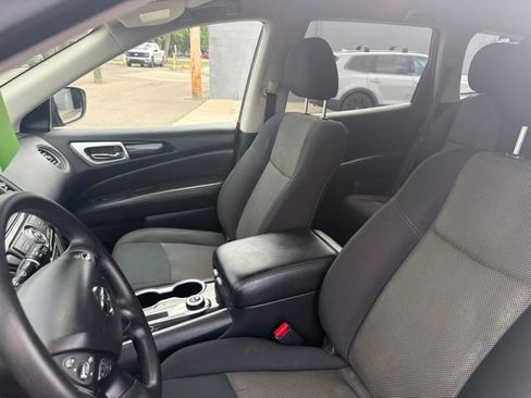 Used 2019 Nissan Pathfinder S AWD/4WD image 24