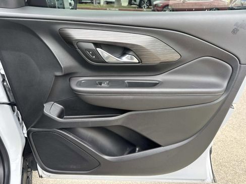 Used 2022 GMC Terrain SLE w/ Driver Convenience Package image 14