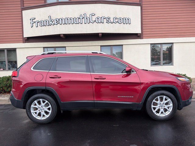 Used 2016 Jeep Cherokee Latitude w/ Cold Weather Group AWD/4WD image 7