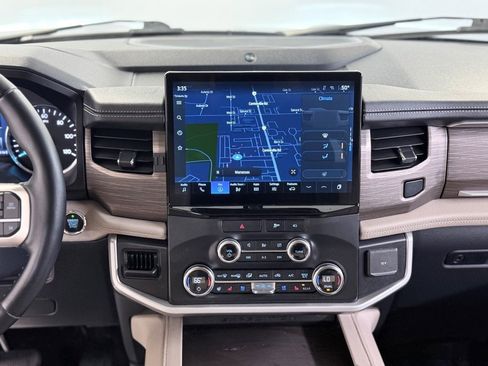 Used 2022 Ford Expedition Max Limited image 25