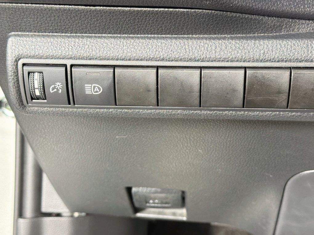 Used 2023 Toyota Corolla SE FWD image 15