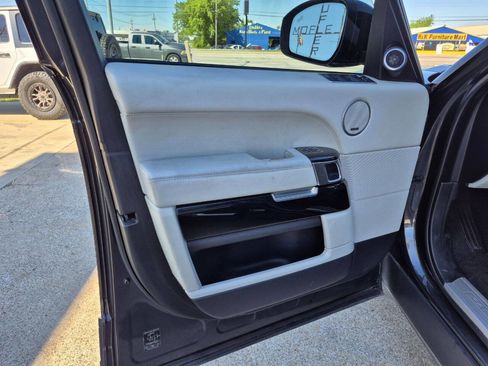 Used 2017 Land Rover Range Rover HSE AWD/4WD image 12