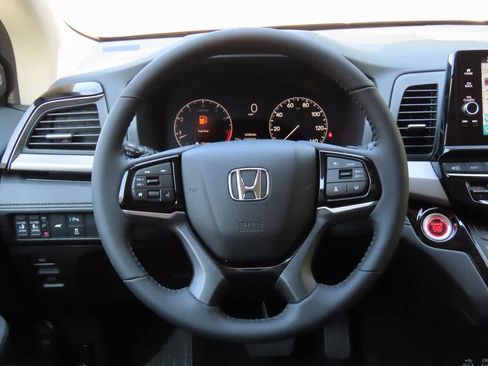 New 2026 Honda Odyssey Touring image 21