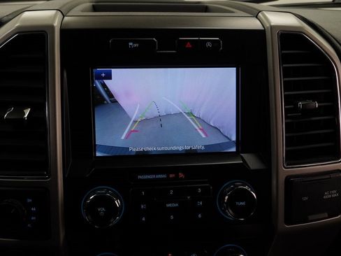 Used 2019 Ford F150 Lariat w/ Trailer Tow Package image 36