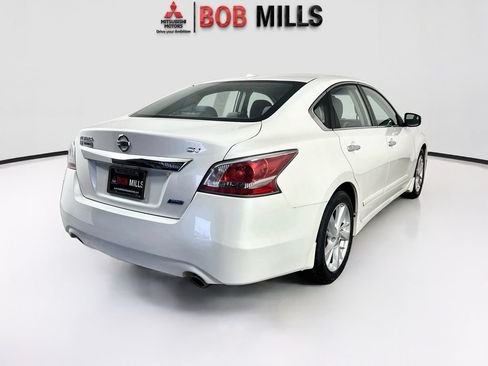 Used 2014 Nissan Altima 2.5 SV w/ Convenience Package FWD image 7