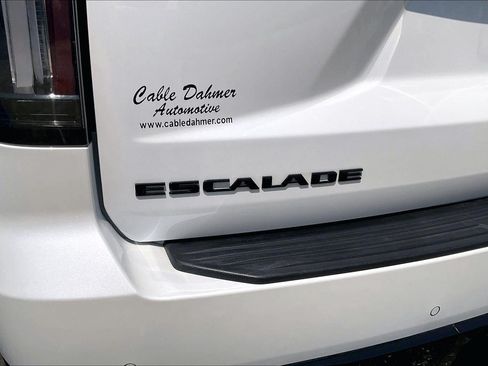 Used 2024 Cadillac Escalade Sport Platinum w/ LPO, ONYX Package AWD/4WD image 32
