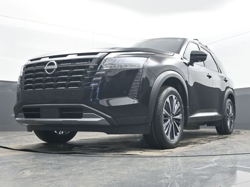 New 2026 Nissan Pathfinder Platinum w/ Cargo Package FWD image 26