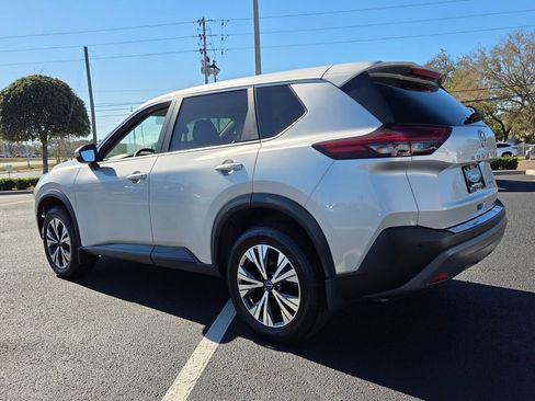 Used 2023 Nissan Rogue SV image 5