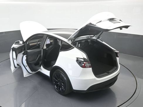 Used 2022 Tesla Model Y Long Range AWD/4WD image 65