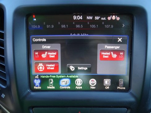 Used 2017 Jeep Cherokee 4WD Trailhawk w/ Cold Weather Group image 22