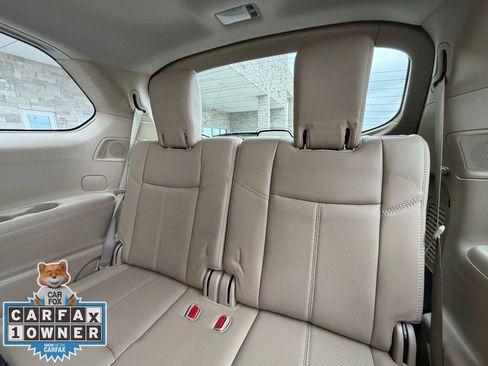 Used 2017 Nissan Pathfinder Platinum w/ Family Entertainment Package image 27