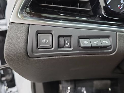 Certified 2025 Cadillac XT6 Premium Luxury w/ Platinum Package AWD/4WD image 23