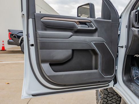 Used 2026 Chevrolet Silverado 3500 LT w/ Convenience Package image 35