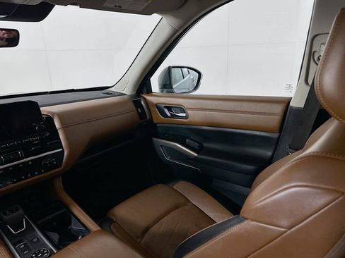 Used 2023 Nissan Pathfinder Platinum AWD/4WD image 27