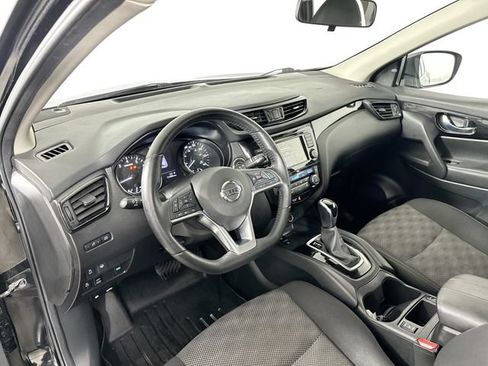 Used 2019 Nissan Rogue Sport SV w/ Technology Package AWD/4WD image 18