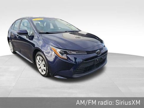 Used 2024 Toyota Corolla LE image 3