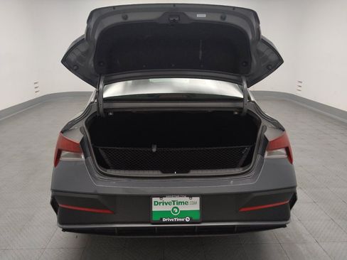Used 2025 Hyundai Elantra SE FWD image 29