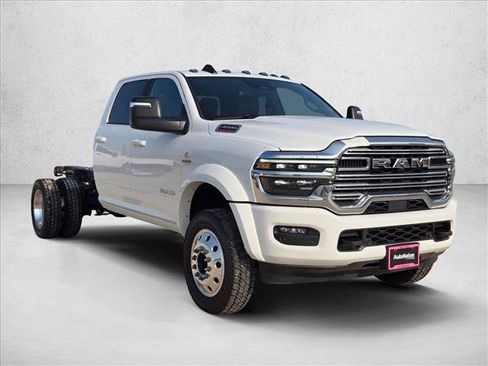 New 2026 RAM 4500 4x4 Crew Cab DRW w/ Laramie Trim Package image 7