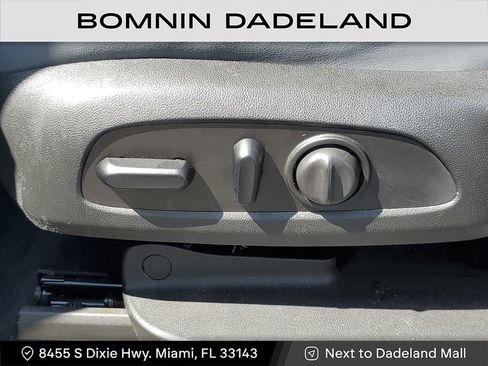 Used 2020 Buick Enclave Essence image 17