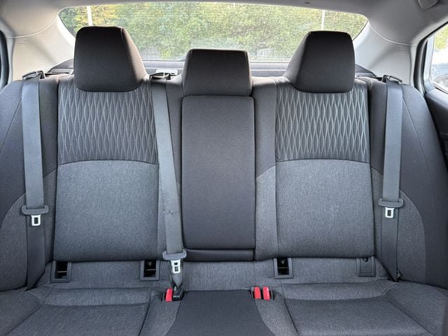 Used 2025 Toyota Camry LE FWD image 28