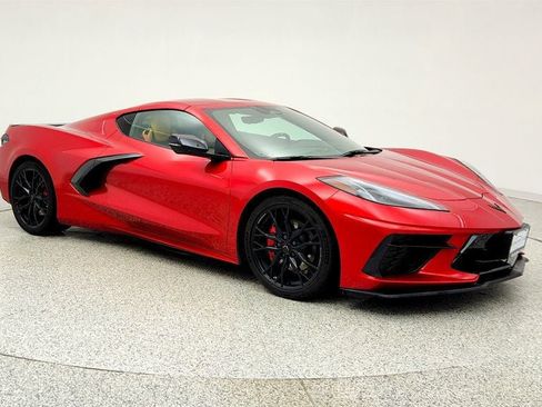 Used 2025 Chevrolet Corvette Stingray Preferred Cpe w/ Body-Color Dual Roof Package image 3