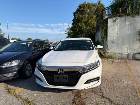 Used 2018 Honda Accord LX image 2