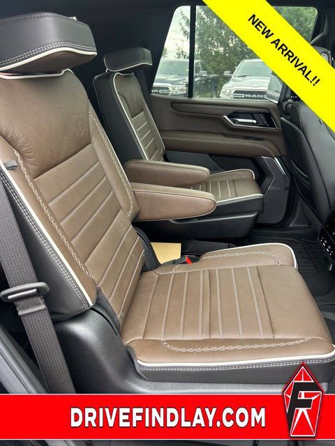 Used 2026 GMC Yukon Denali Ultimate w/ LPO, Floor Liner Package AWD/4WD image 7