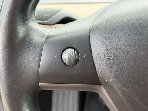 Used 2018 Tesla Model 3 Long Range RWD image 16