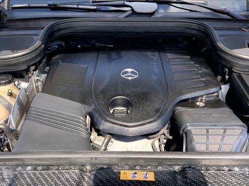 Used 2022 Mercedes-Benz GLS 450 4MATIC image 32