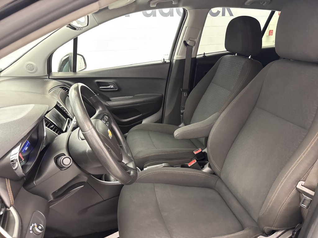 Used 2020 Chevrolet Trax LS w/ Tint and Cruise Package FWD image 11
