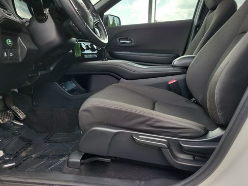 Used 2019 Honda HR-V Sport image 16