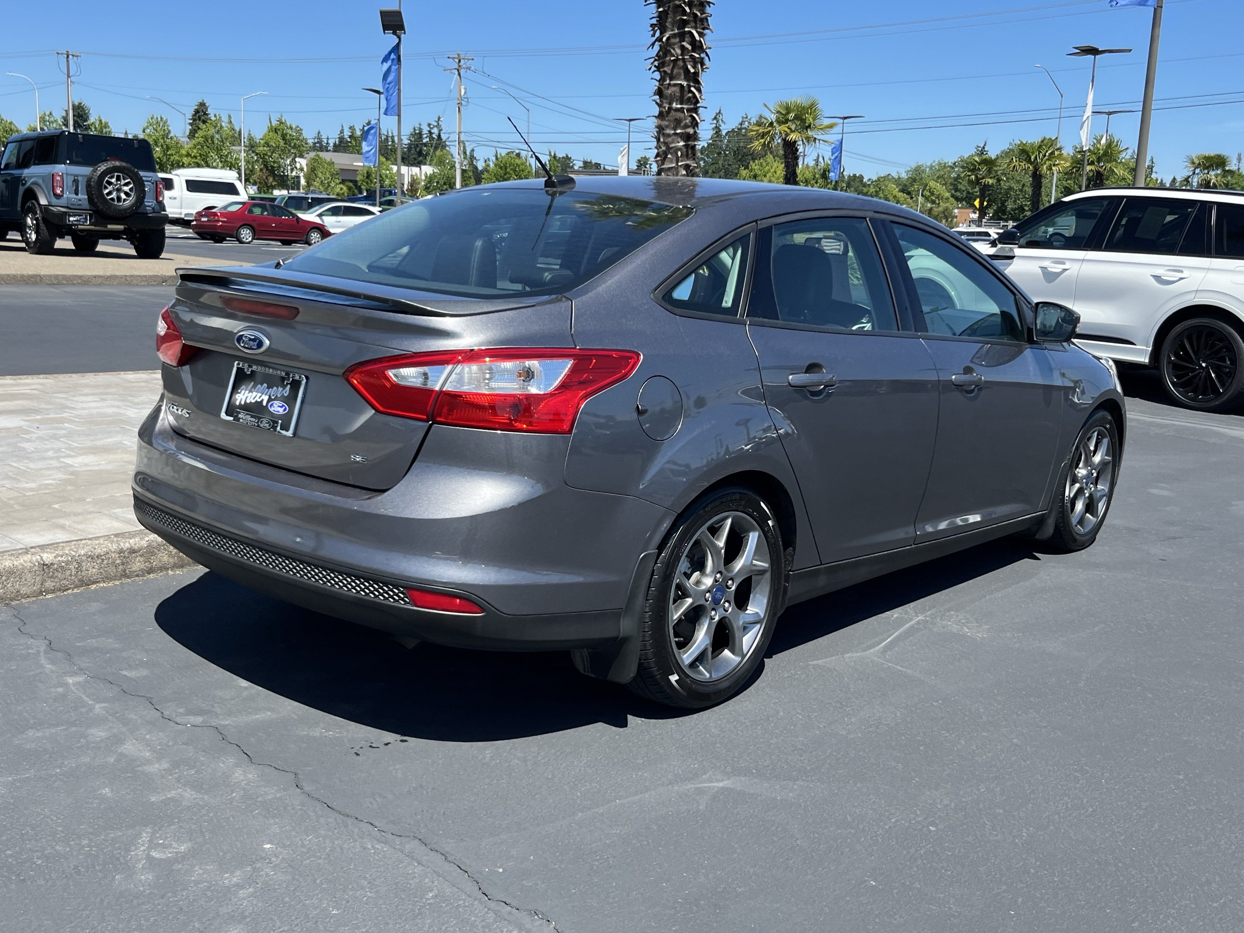Used 2014 Ford Focus SE w/ Equipment Group 201A FWD image 3