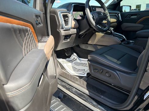 Used 2024 GMC Canyon Denali AWD/4WD image 24