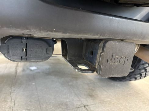 Used 2024 Jeep Wrangler Unlimited AWD/4WD image 87