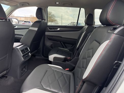 New 2026 Volkswagen Atlas Peak Edition AWD/4WD image 30