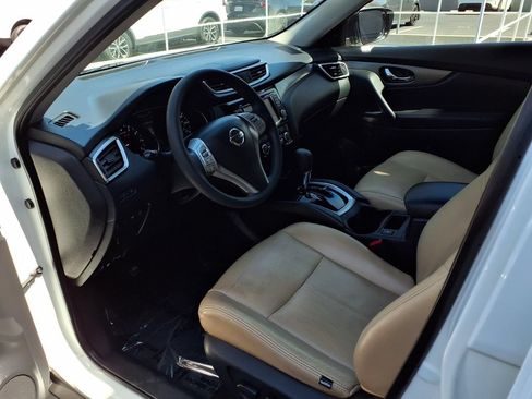 Used 2016 Nissan Rogue SV w/ SV Premium Package FWD image 16