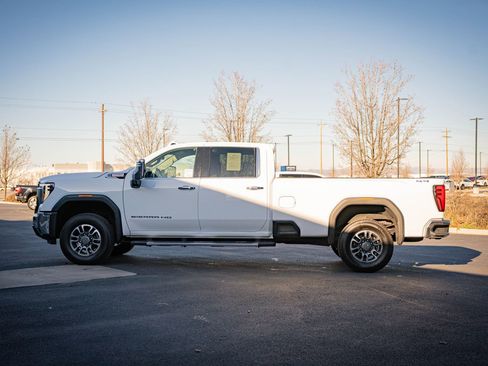 Used 2024 GMC Sierra 3500 SLT w/ SLT Convenience Package image 11