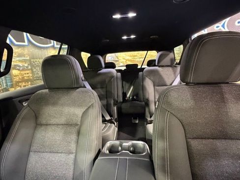 New 2026 Chevrolet Traverse LT image 11