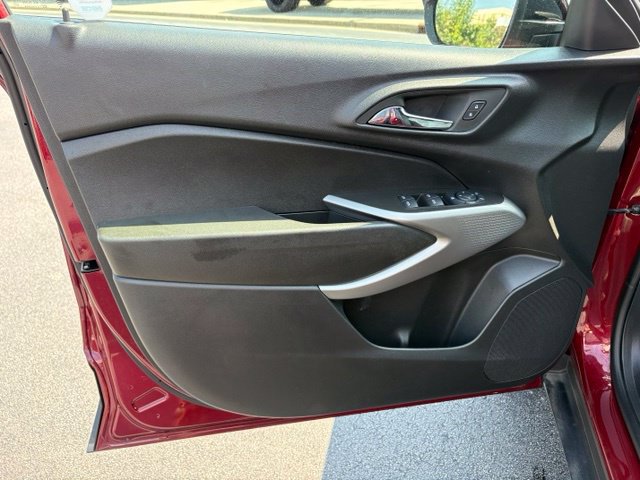 Used 2024 Chevrolet Trax RS w/ Driver Confidence Package FWD image 27