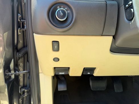 Used 2015 Lincoln Navigator L 4WD w/ Equipment Group 101A Reserve image 19