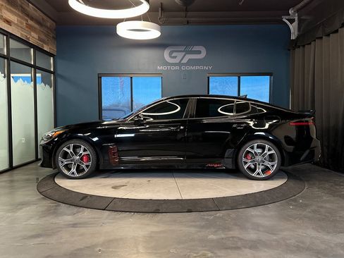 Used 2021 Kia Stinger GT1 image 6