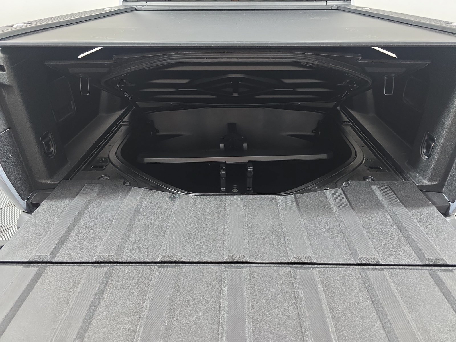 Used 2023 Rivian R1T Adventure Dual AWD/4WD image 15