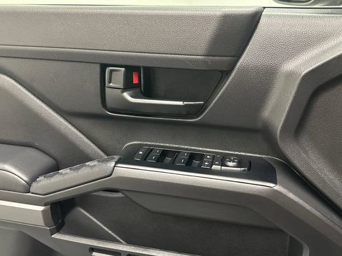 Used 2025 Toyota Tacoma SR5 AWD/4WD image 16