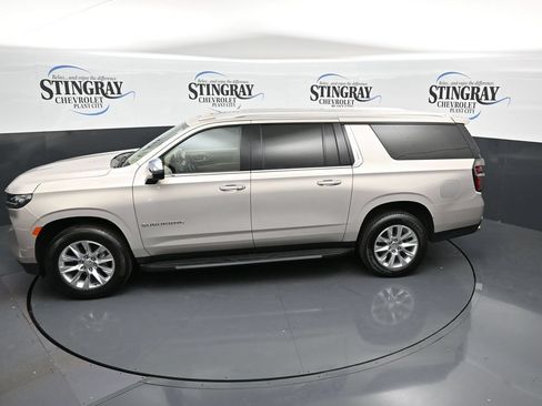 Used 2024 Chevrolet Suburban Premier RWD image 21