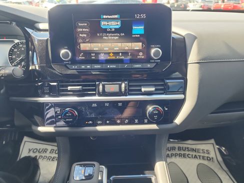 New 2025 Nissan Pathfinder SV w/ Black Appearance Package image 13