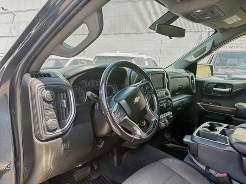 Used 2019 Chevrolet Silverado 1500 LT w/ Convenience Package AWD/4WD image 8