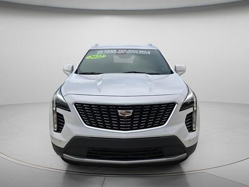 Used 2022 Cadillac XT4 Premium Luxury w/ Enhanced Visibility Package FWD image 4
