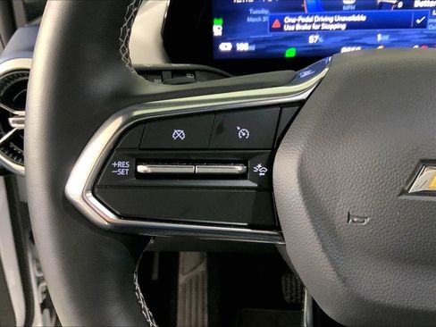 Used 2025 Chevrolet Equinox EV LT image 18